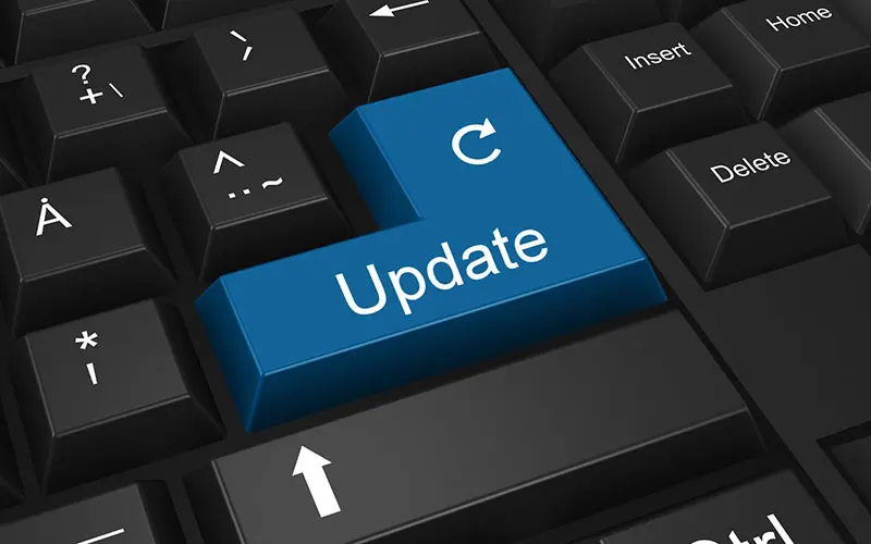 Computer keyboard with 'update' key