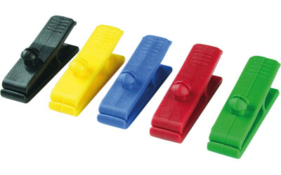 Plastic swivel clips